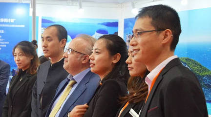 史無前例!排隊辦綠卡的中國人竟然這么多!