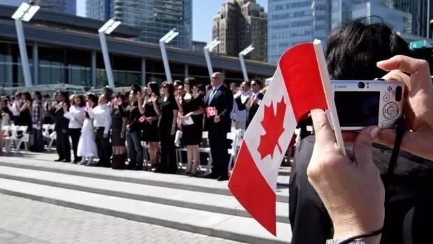 加拿大父母團聚移民新政 抽簽制取代先到先得，機遇與挑戰并存